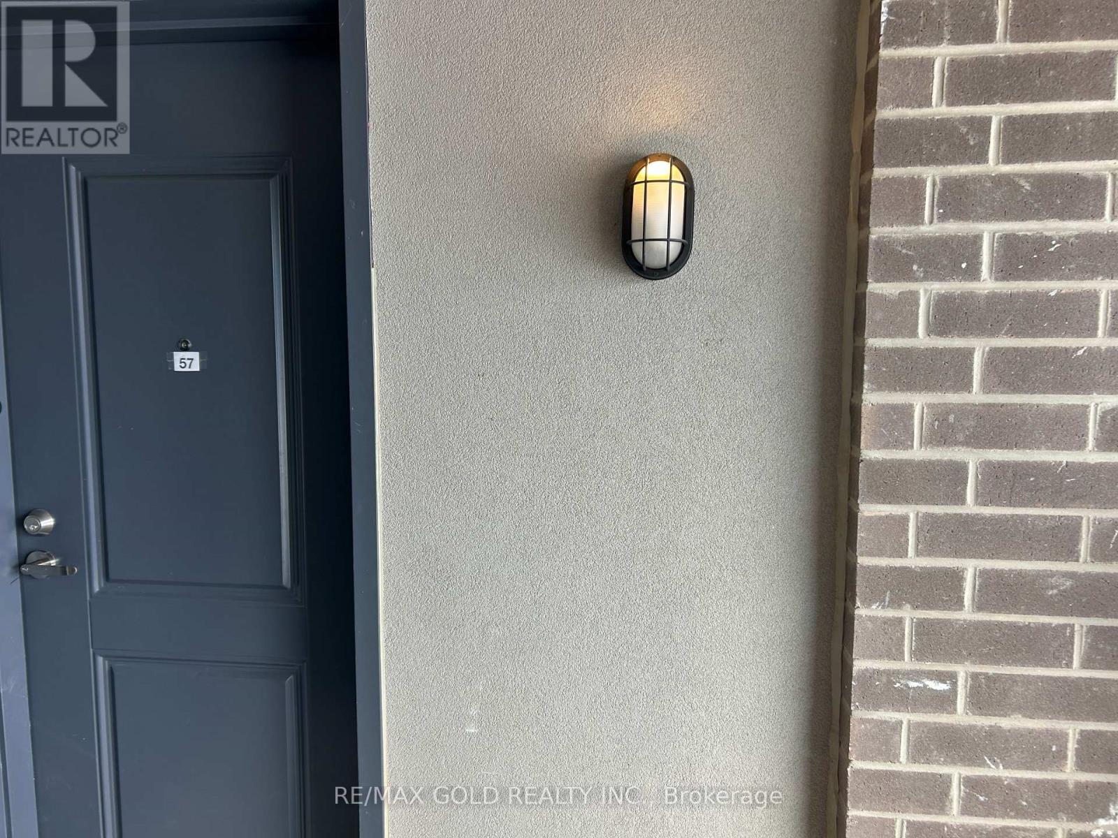 C57 - 370 Fisher Mills Road, Cambridge, Ontario  N3C 0G8 - Photo 2 - X12721448