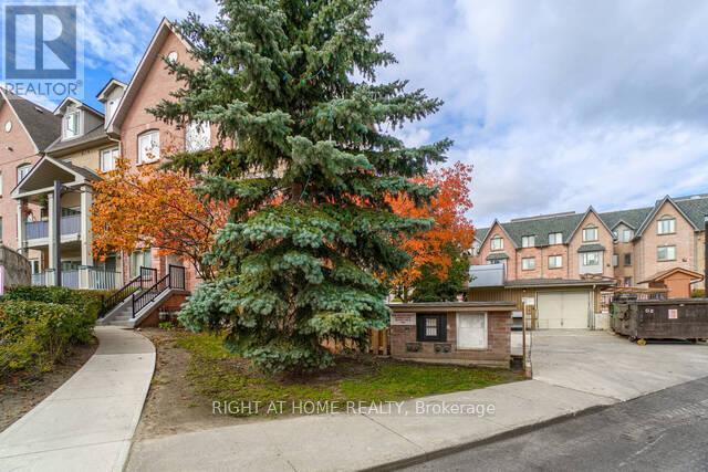 829 - 75 Weldrick Road E, Richmond Hill, Ontario  L4C 0H9 - Photo 2 - N12727068