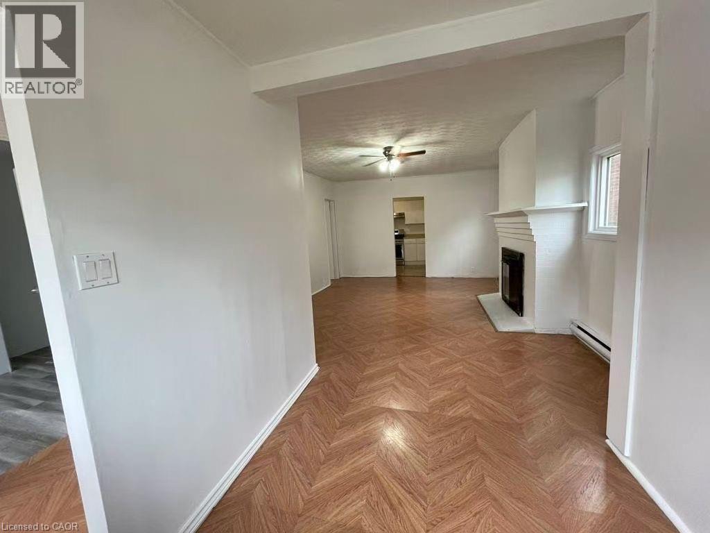 1048 Meredith Avenue, Mississauga, Ontario  L5E 2C7 - Photo 3 - 40800751