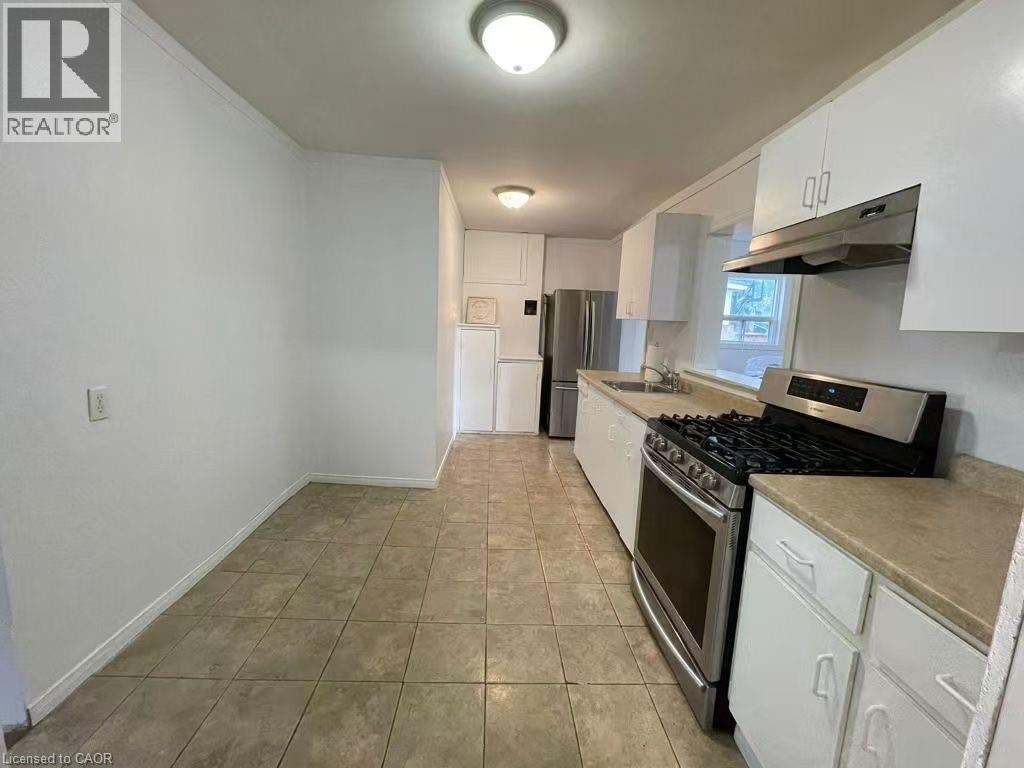 1048 Meredith Avenue, Mississauga, Ontario  L5E 2C7 - Photo 4 - 40800751