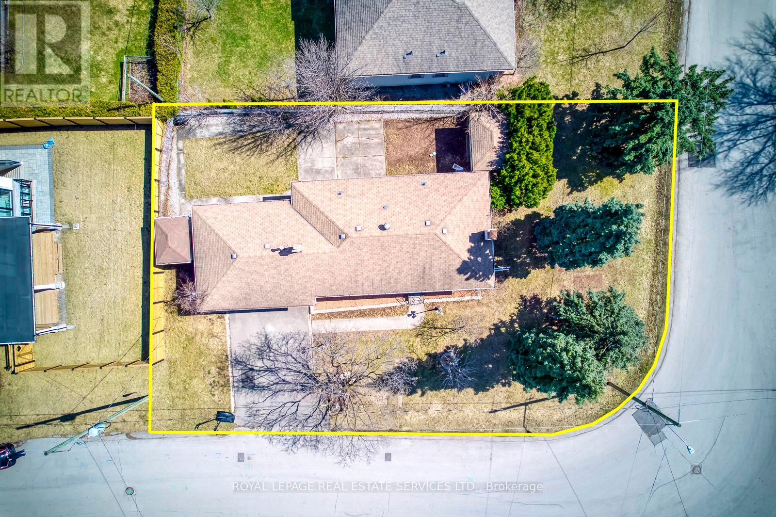 577 Trudale Court, Oakville, Ontario  L6L 4H2 - Photo 2 - W12727104