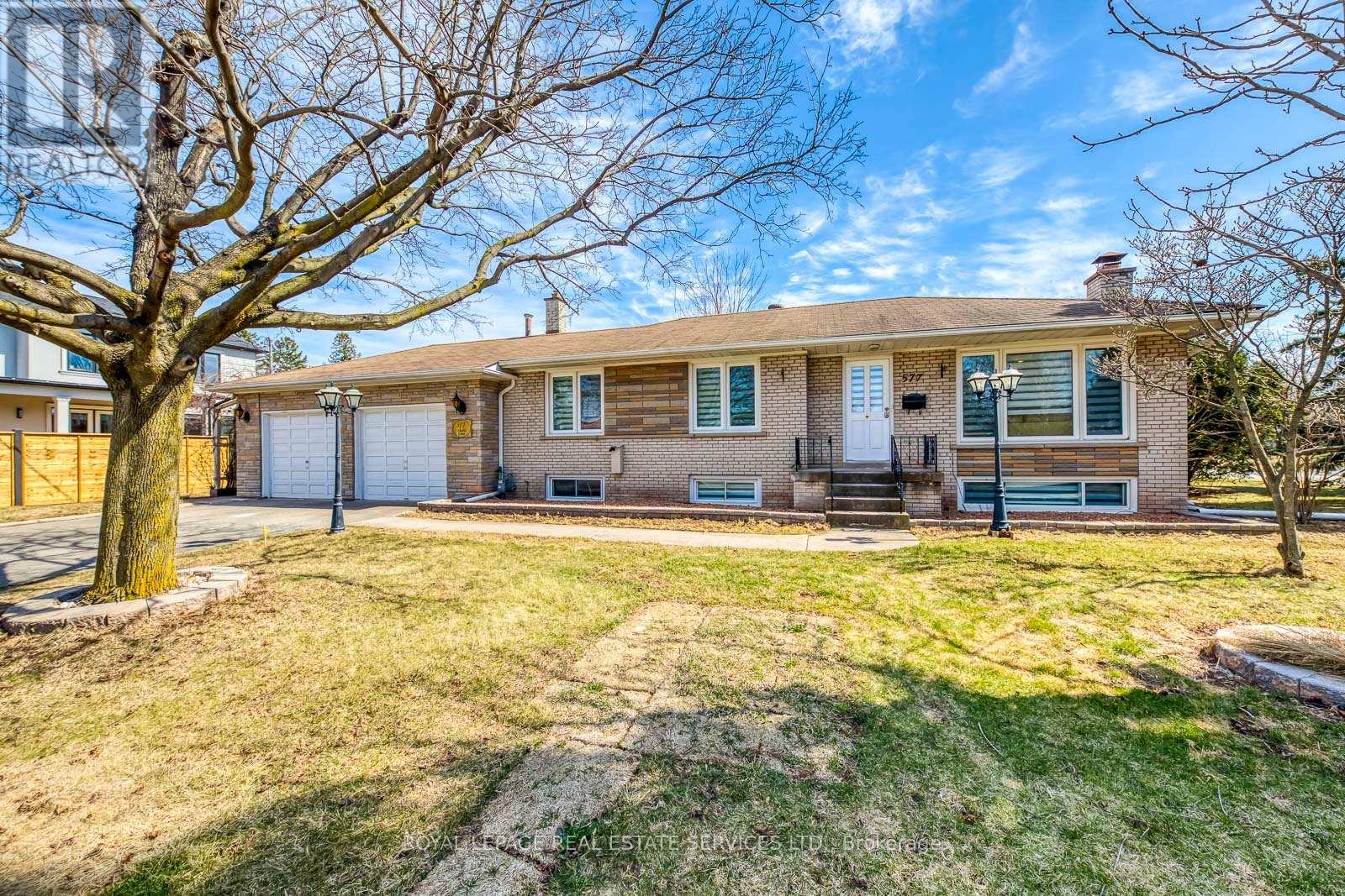 577 Trudale Court, Oakville, Ontario  L6L 4H2 - Photo 5 - W12727104