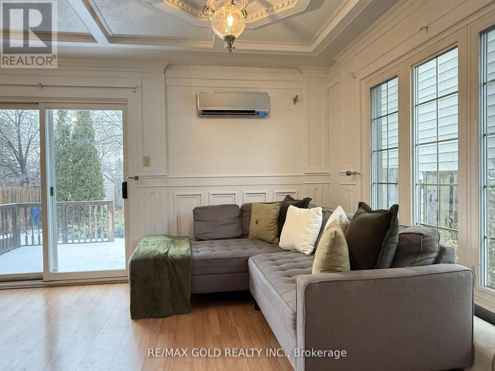 3 Hemlark Court, Brampton, Ontario  L6S 2B7 - Photo 8 - W12727118