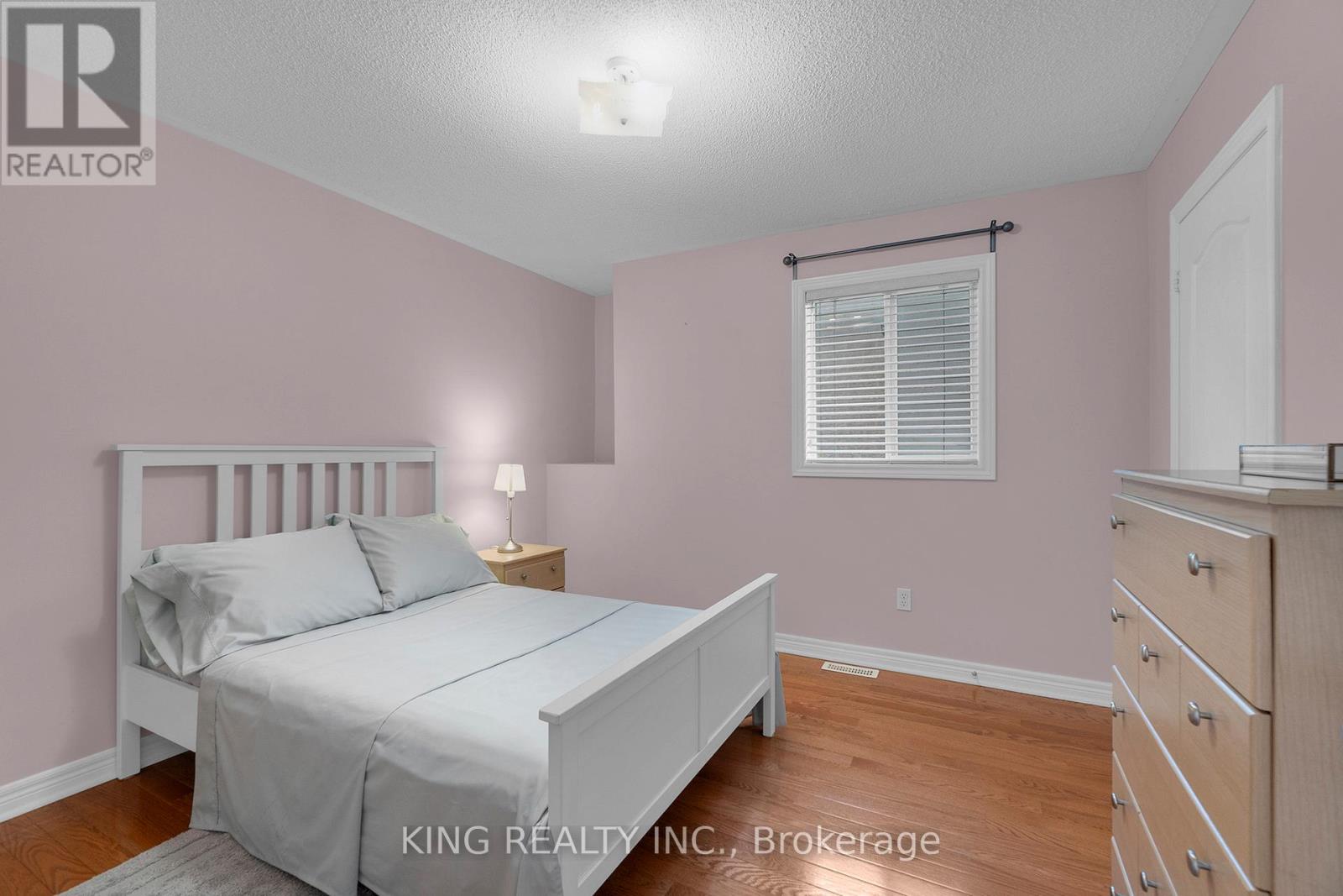 66 Saffron Crescent, Brampton, Ontario  L6S 6H7 - Photo 15 - W12727120