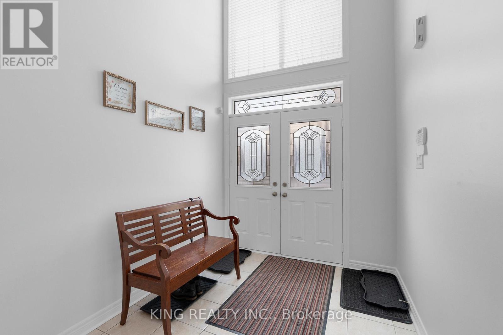 66 Saffron Crescent, Brampton, Ontario  L6S 6H7 - Photo 2 - W12727120