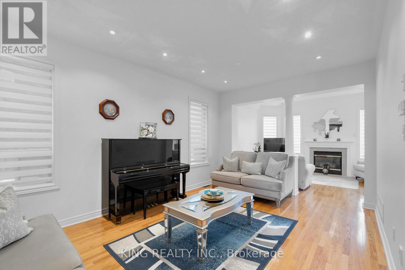 66 Saffron Crescent, Brampton, Ontario  L6S 6H7 - Photo 3 - W12727120