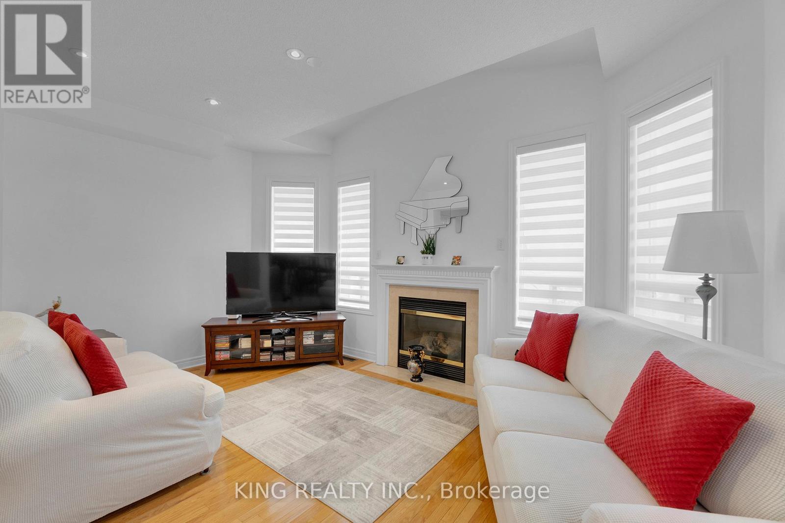 66 Saffron Crescent, Brampton, Ontario  L6S 6H7 - Photo 4 - W12727120