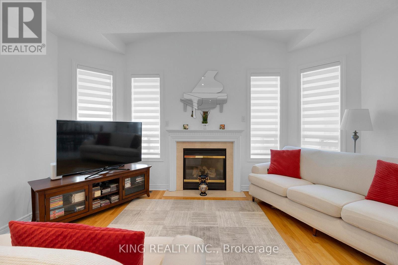 66 Saffron Crescent, Brampton, Ontario  L6S 6H7 - Photo 5 - W12727120