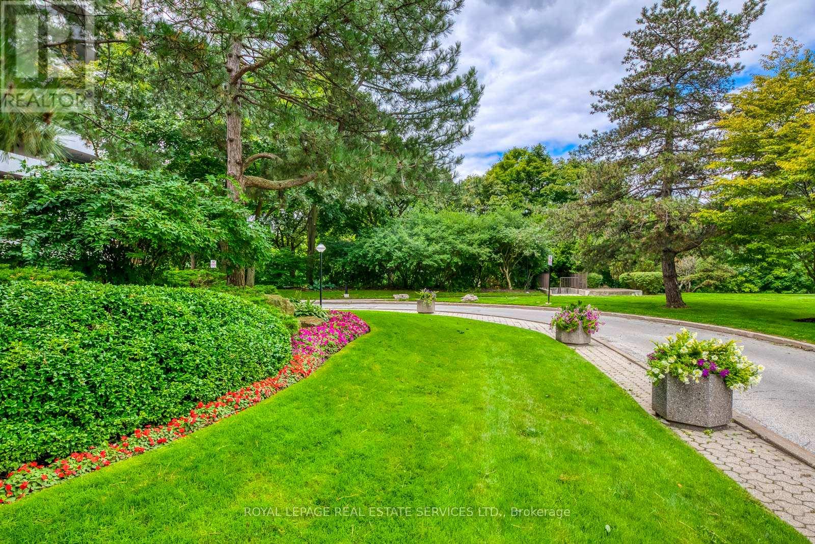 405 - 240 Scarlett Road, Toronto, Ontario  M6N 4X4 - Photo 44 - W12632148