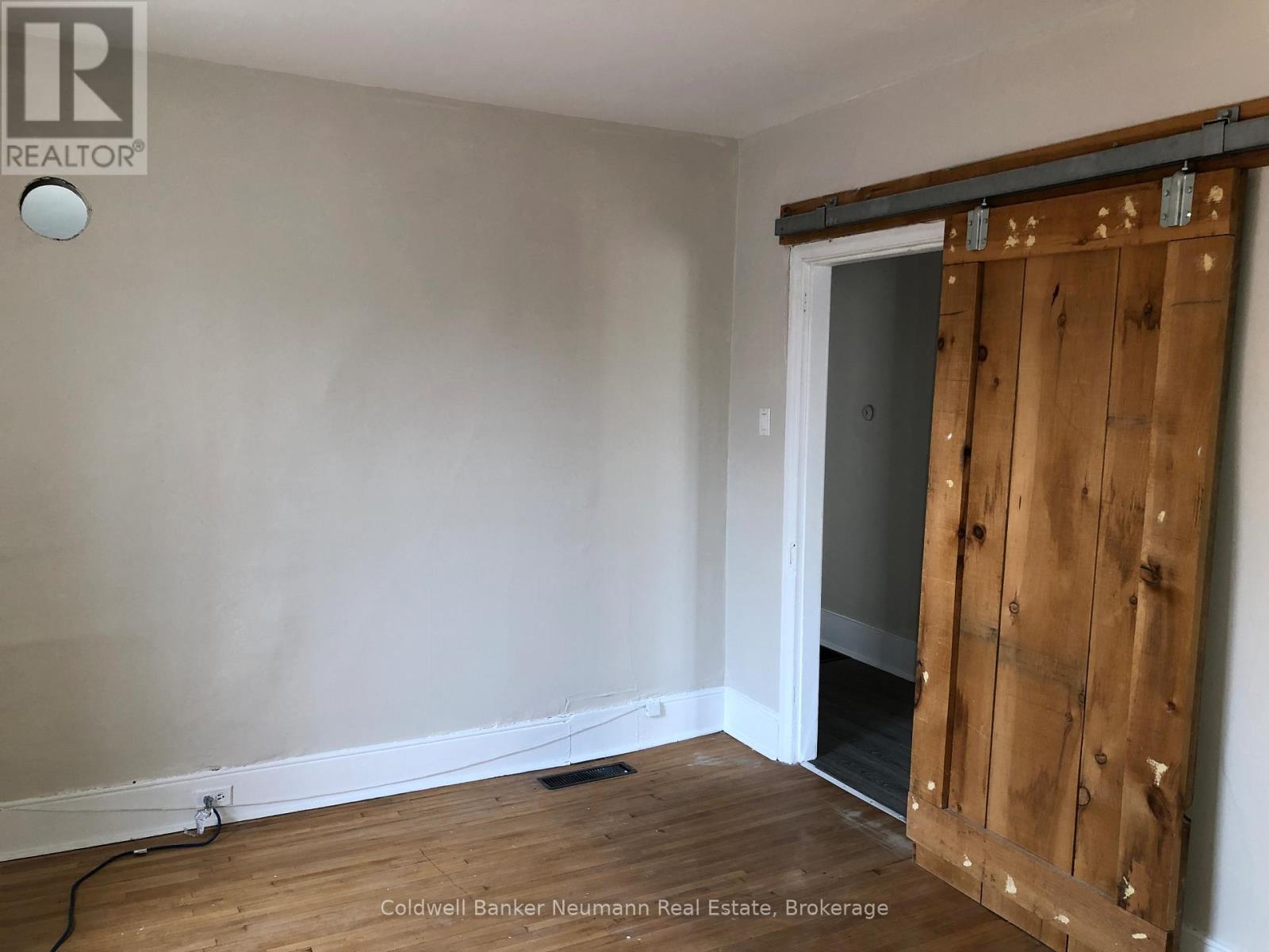 B - 96 Arthur Street N, Guelph (St. George's), Ontario  N1E 4V2 - Photo 7 - X12727146