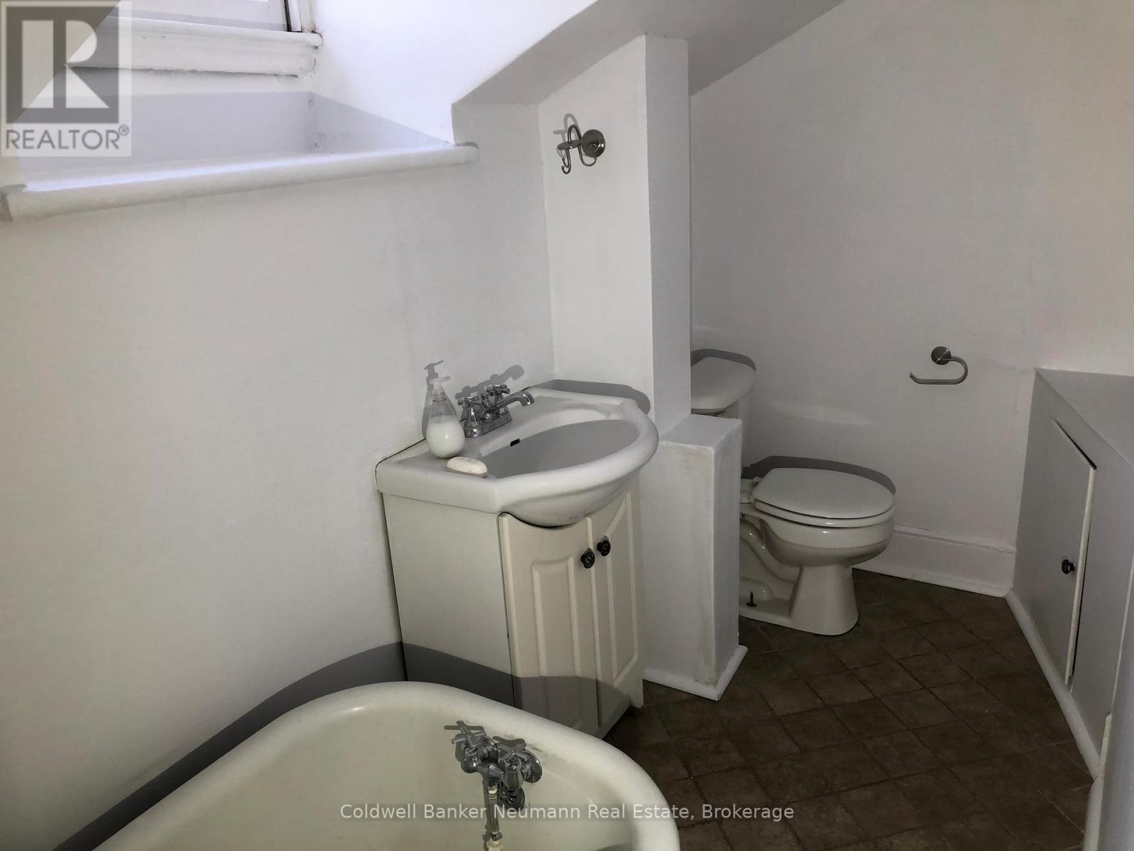 B - 96 Arthur Street N, Guelph (St. George's), Ontario  N1E 4V2 - Photo 8 - X12727146