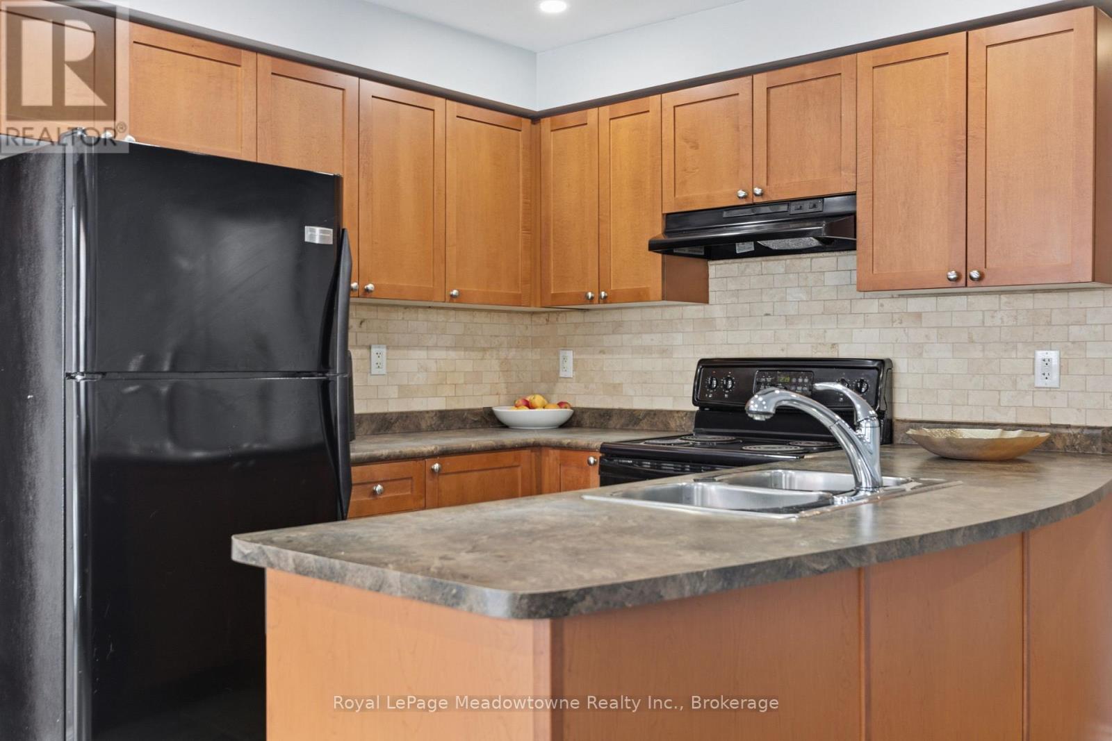 851 Gifford Crescent, Milton, Ontario  L9T 0L2 - Photo 11 - W12727164