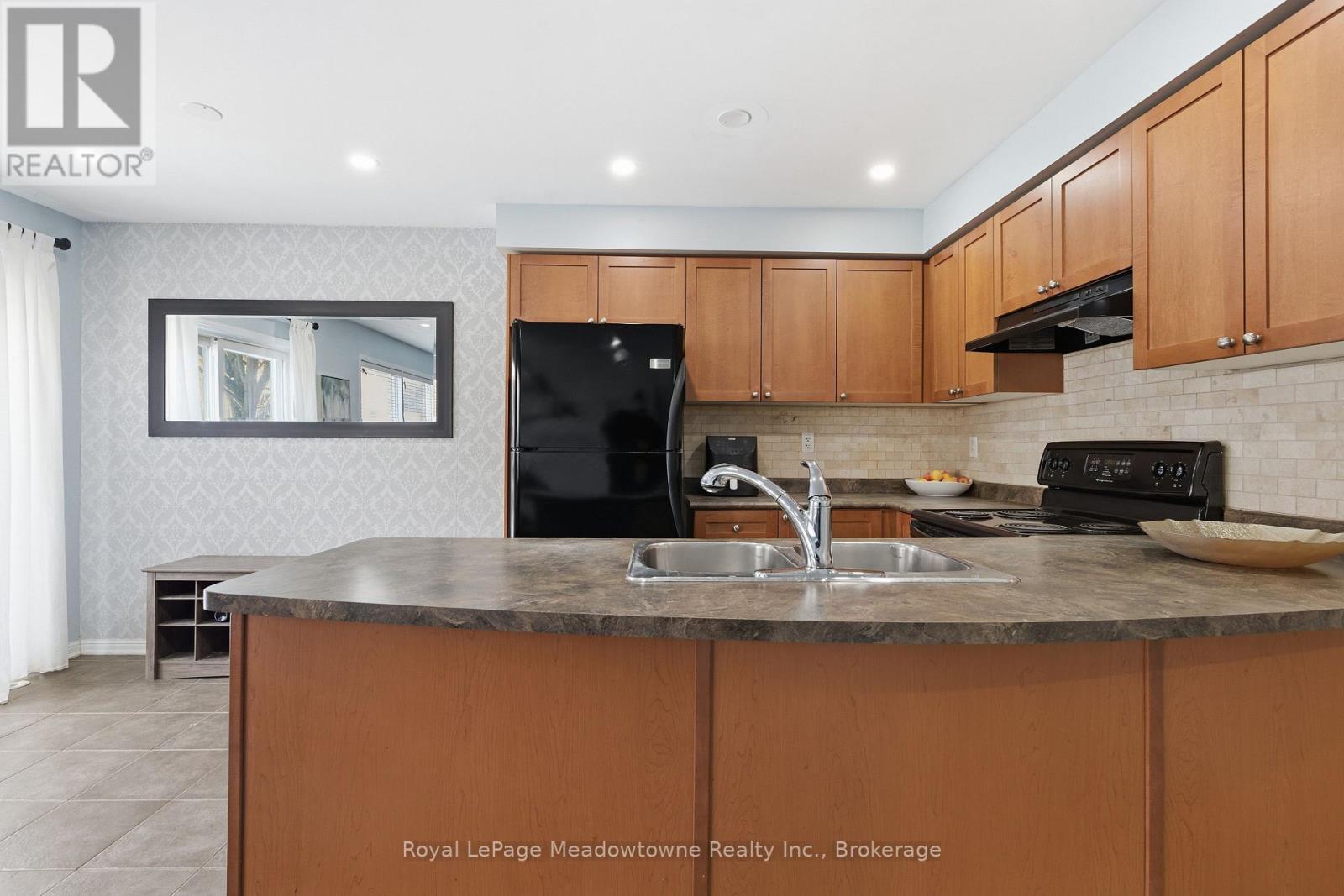 851 Gifford Crescent, Milton, Ontario  L9T 0L2 - Photo 10 - W12727164