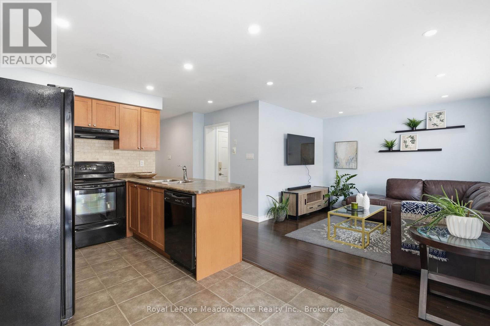 851 Gifford Crescent, Milton, Ontario  L9T 0L2 - Photo 12 - W12727164