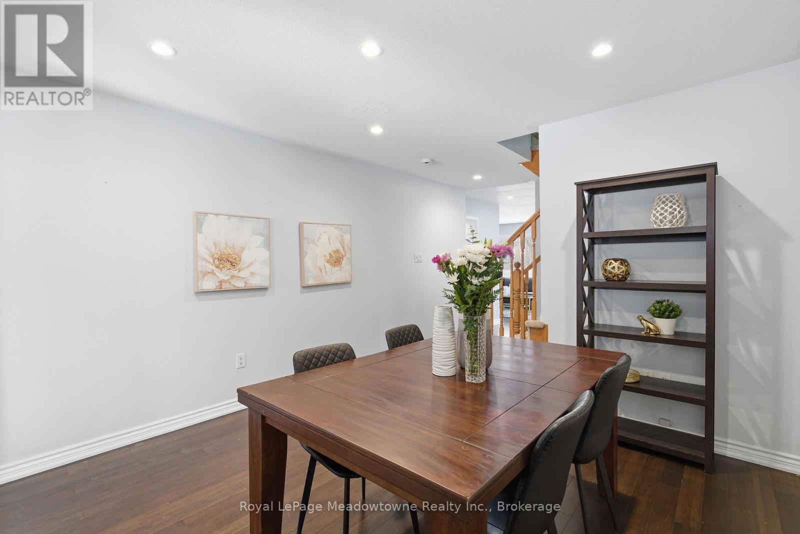 851 Gifford Crescent, Milton, Ontario  L9T 0L2 - Photo 6 - W12727164