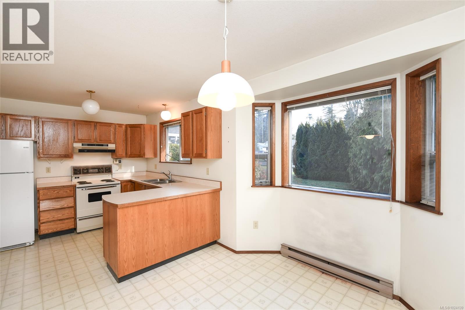 613 Pritchard Rd, Comox, British Columbia  V9M 3J1 - Photo 6 - 1024139