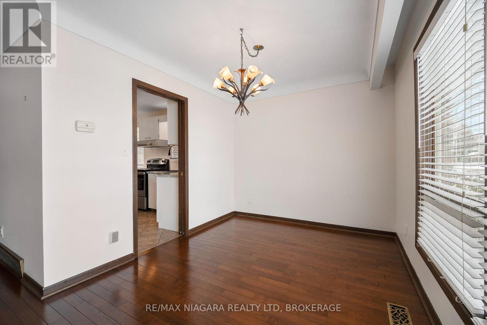 204 Parnell Road, St. Catharines, Ontario  L2M 1V6 - Photo 10 - X12727178