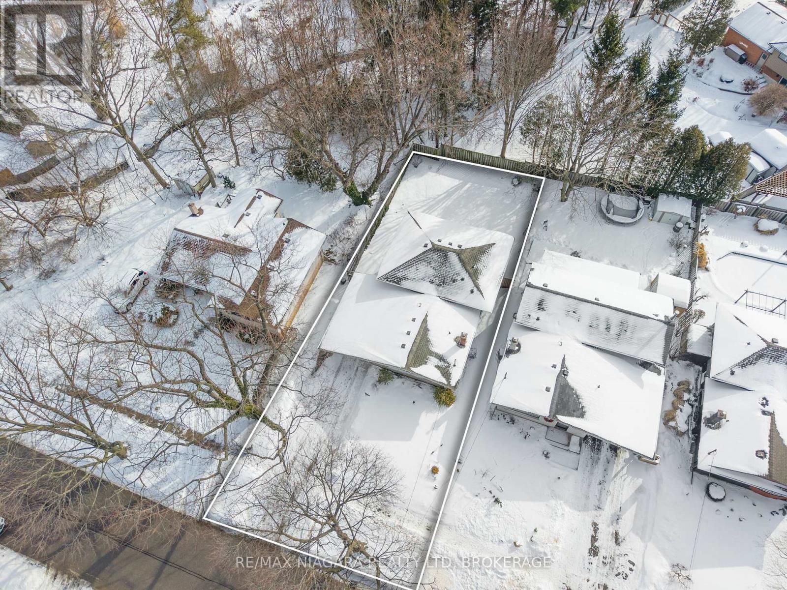 204 Parnell Road, St. Catharines, Ontario  L2M 1V6 - Photo 2 - X12727178