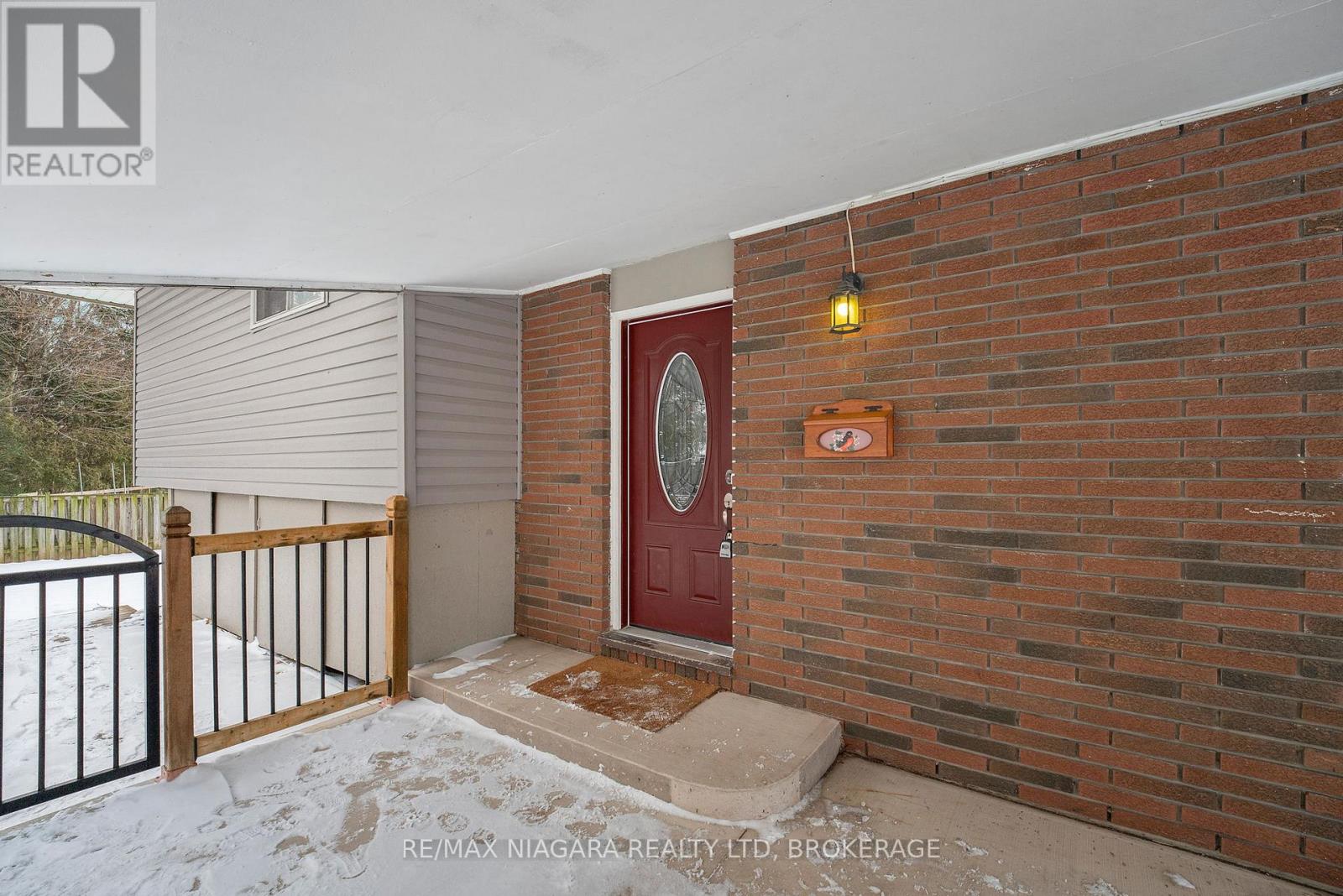 204 Parnell Road, St. Catharines, Ontario  L2M 1V6 - Photo 3 - X12727178