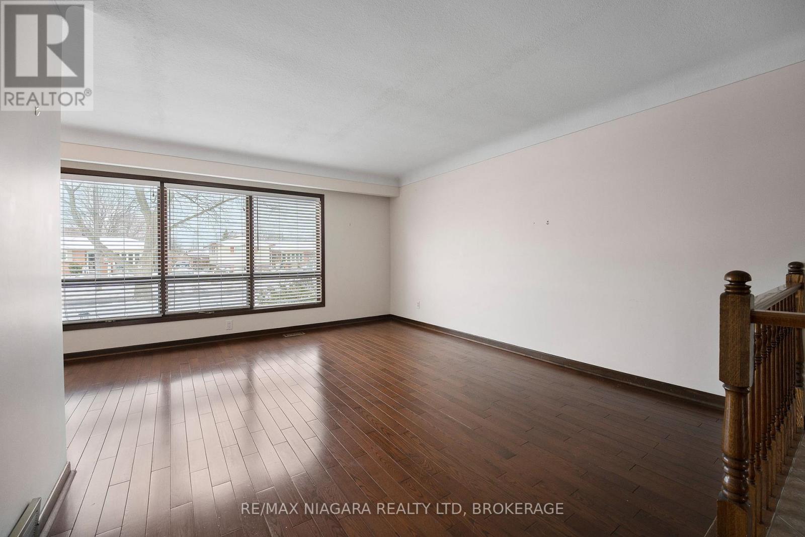 204 Parnell Road, St. Catharines, Ontario  L2M 1V6 - Photo 9 - X12727178