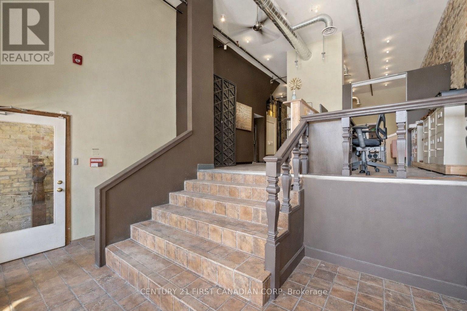 Unit A - 184 York Street, London East, Ontario  N6A 1B5 - Photo 2 - X12720766