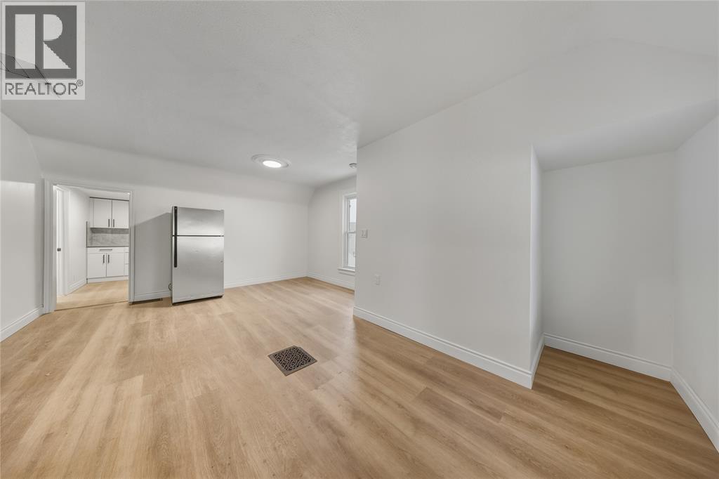 165 College Avenue Unit# Upper #3, Sarnia, Ontario  N7T 6B2 - Photo 3 - 26001347