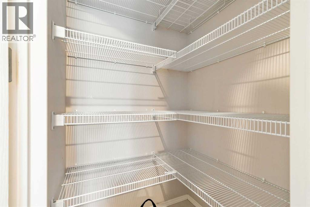 146 Everwillow Close Sw, Calgary, Alberta  T2Y 4G6 - Photo 12 - A2269572