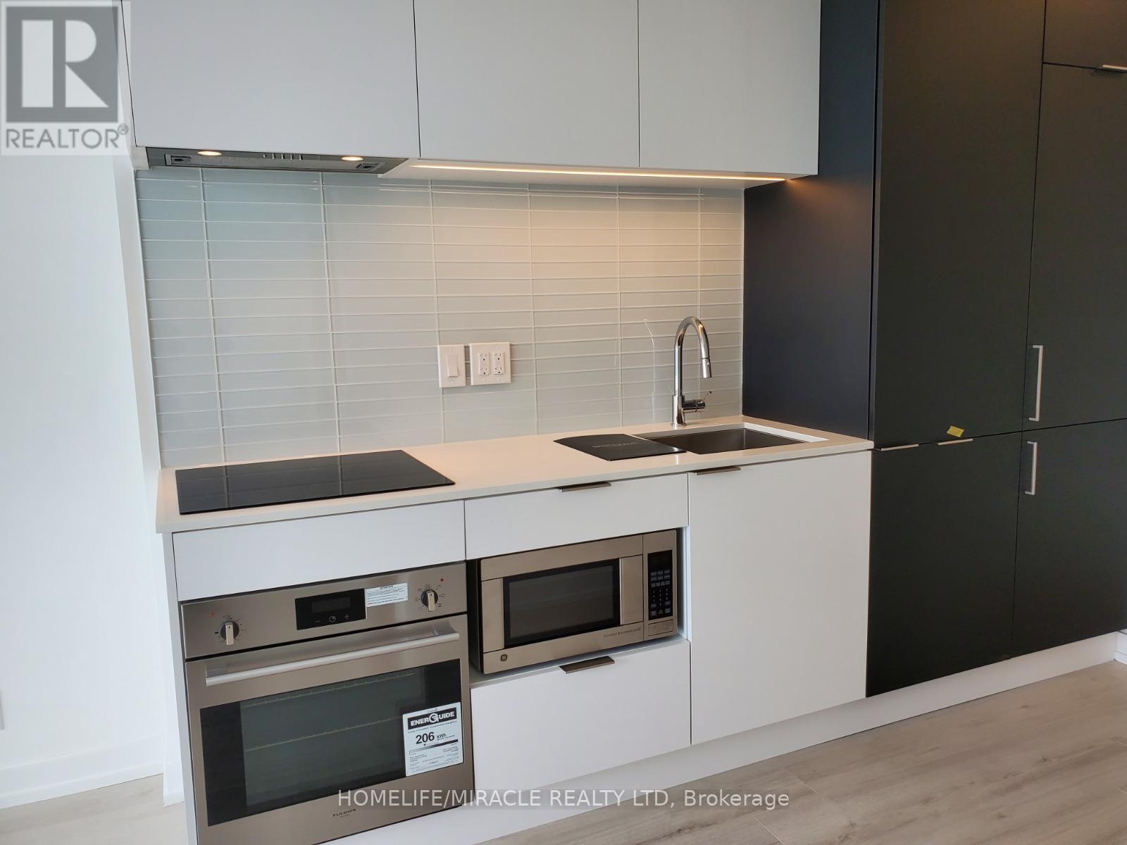 2411 - 33 Helendale Avenue, Toronto, Ontario  M4R 0A4 - Photo 4 - C12727162