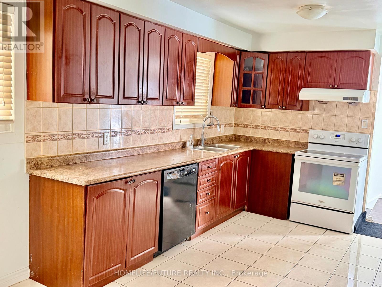 Main & Lower - 145 Bruce Beer Drive, Brampton, Ontario  L6V 3J2 - Photo 8 - W12705510