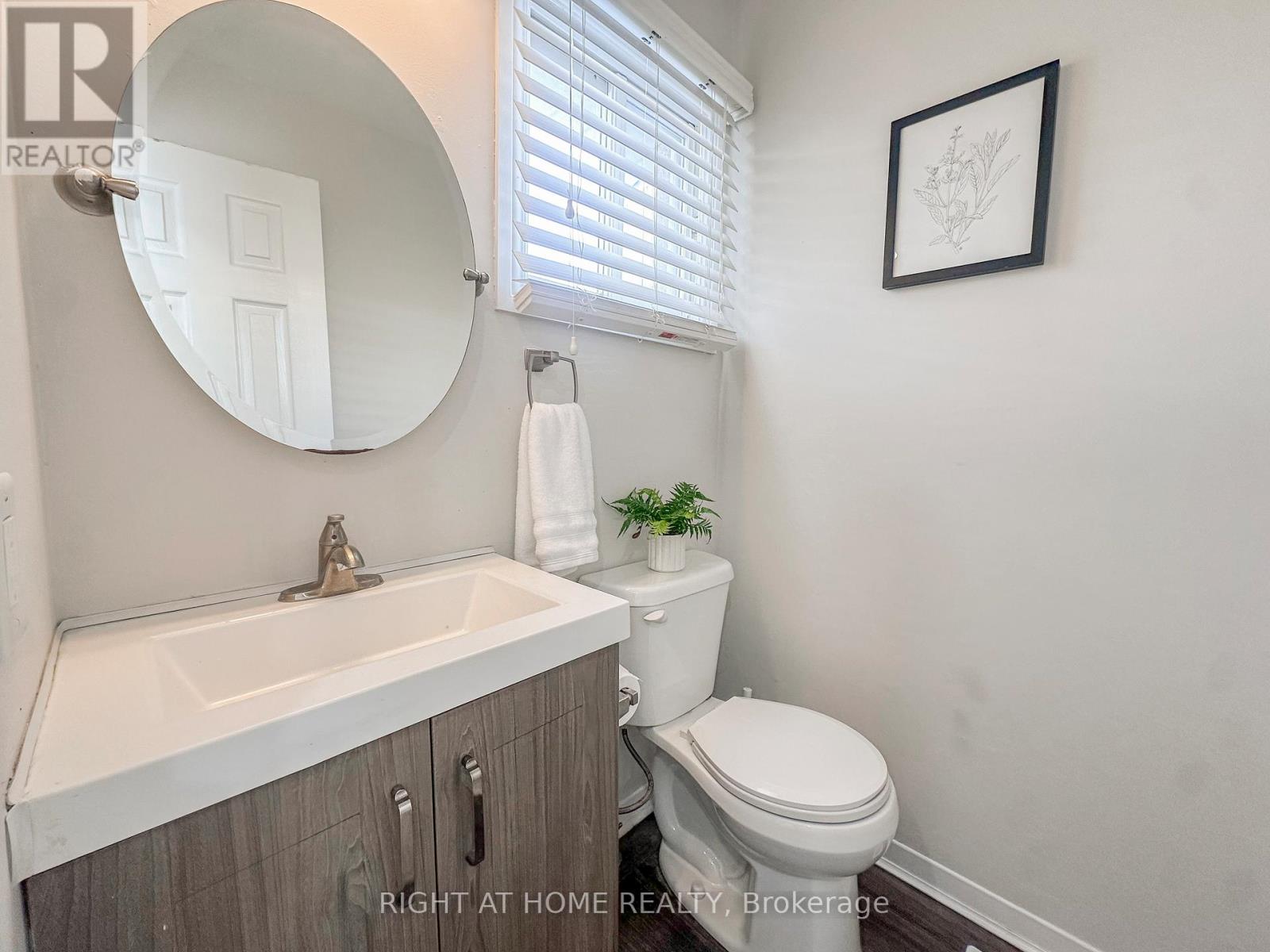 24 - 561 Childs Drive, Milton, Ontario  L9T 3Z1 - Photo 3 - W12727148