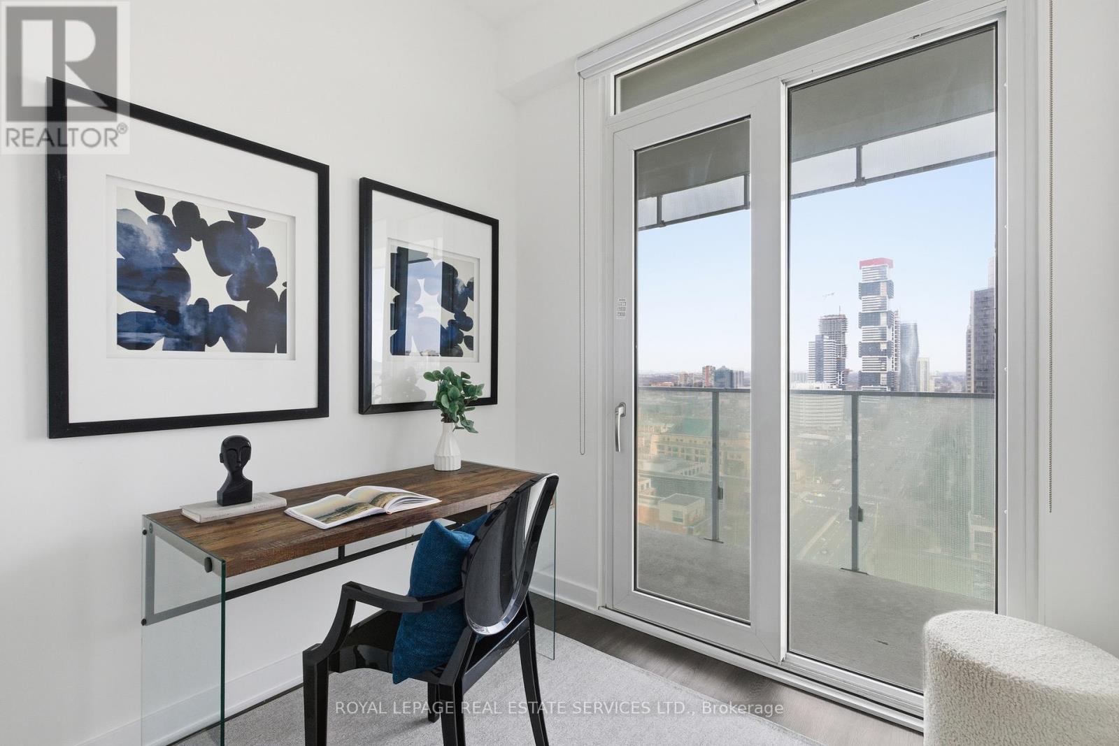 1811 - 3900 Confederation Parkway, Mississauga, Ontario  L5B 0M3 - Photo 15 - W12727154