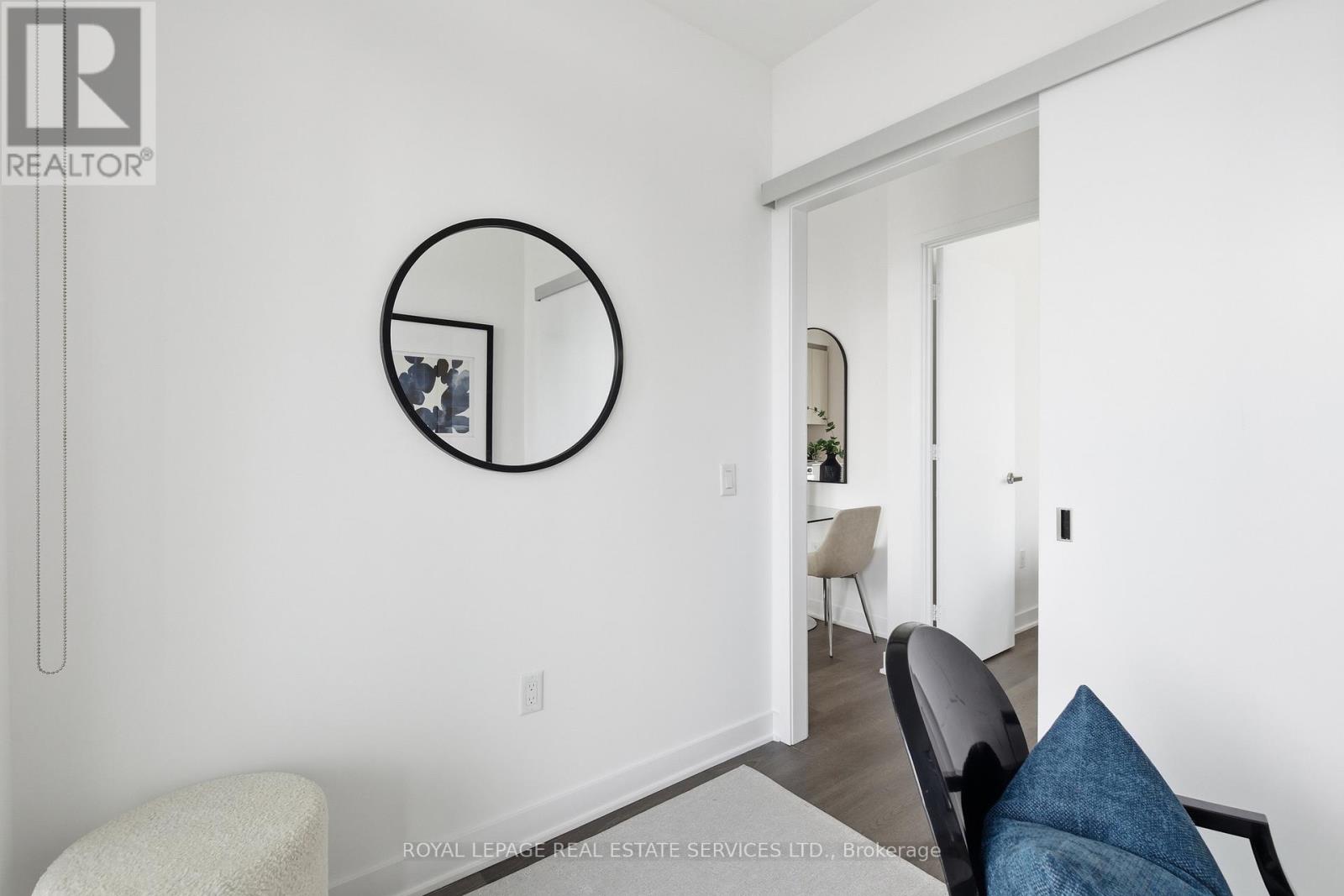 1811 - 3900 Confederation Parkway, Mississauga, Ontario  L5B 0M3 - Photo 16 - W12727154