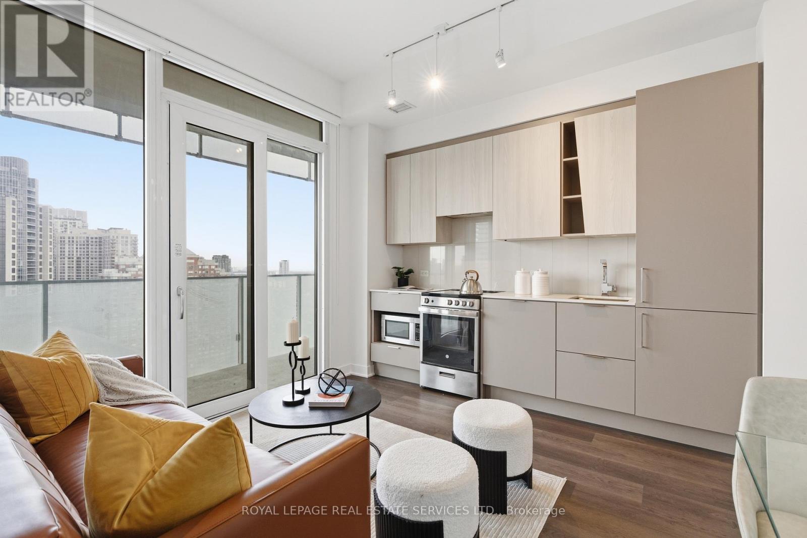 1811 - 3900 Confederation Parkway, Mississauga, Ontario  L5B 0M3 - Photo 9 - W12727154