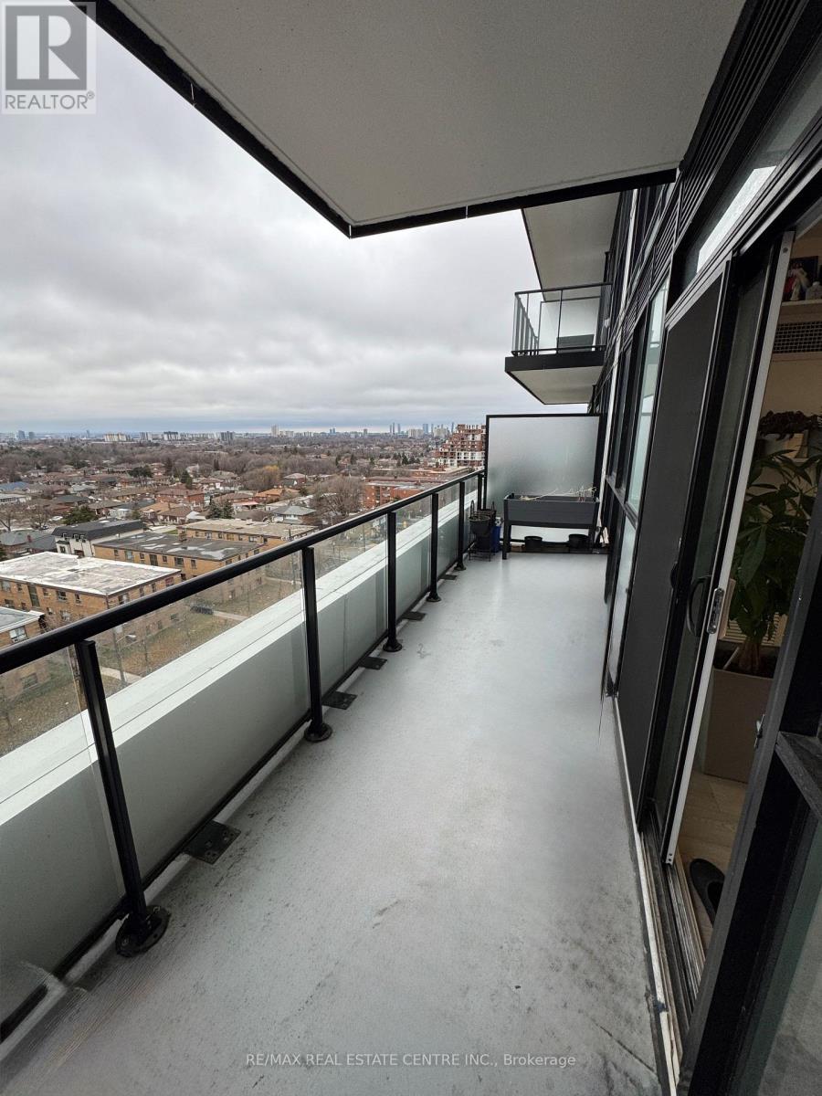 50 George Butchart Drive, Toronto, Ontario  M3K 0C9 - Photo 11 - W12727172