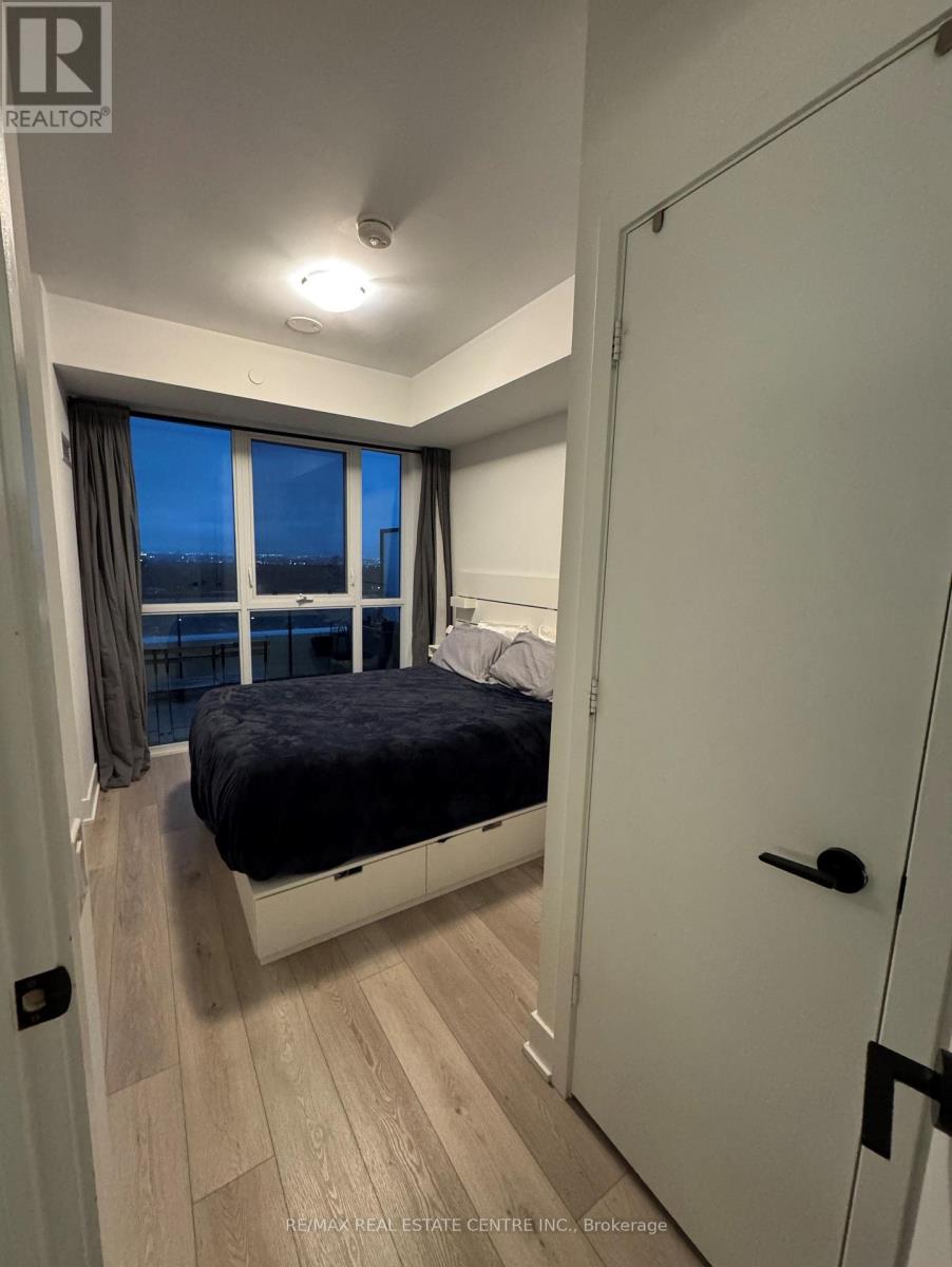 50 George Butchart Drive, Toronto, Ontario  M3K 0C9 - Photo 6 - W12727172