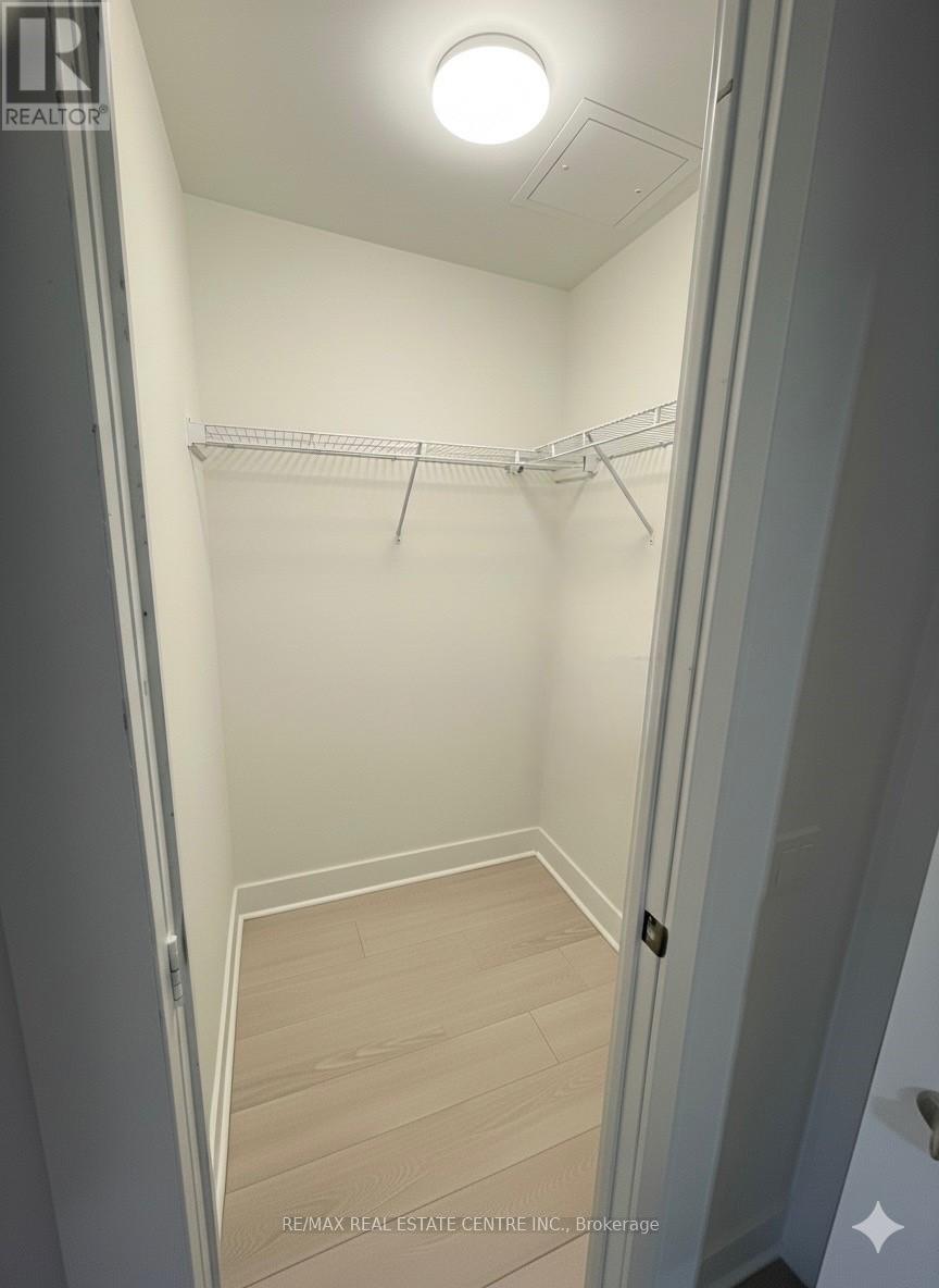 50 George Butchart Drive, Toronto, Ontario  M3K 0C9 - Photo 8 - W12727172