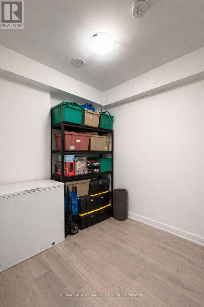 50 George Butchart Drive, Toronto, Ontario  M3K 0C9 - Photo 9 - W12727172