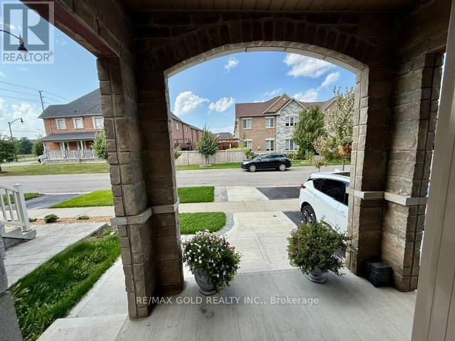 132 Agava Street, Brampton, Ontario  L7A 4S1 - Photo 2 - W12727182