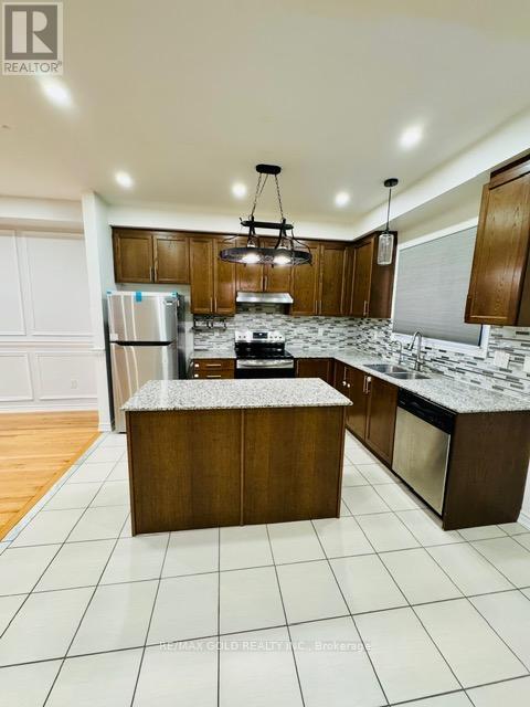 132 Agava Street, Brampton, Ontario  L7A 4S1 - Photo 5 - W12727182