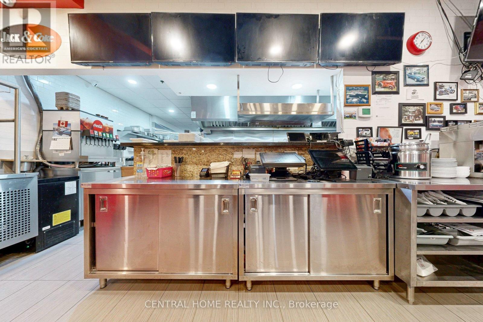 4 Banff Road, Uxbridge, Ontario  L9P 1S9 - Photo 6 - N12559916