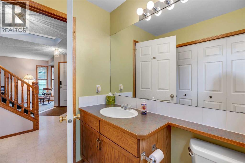 9526 21 Street Se, Calgary, Alberta  T2C 4J4 - Photo 10 - A2277743