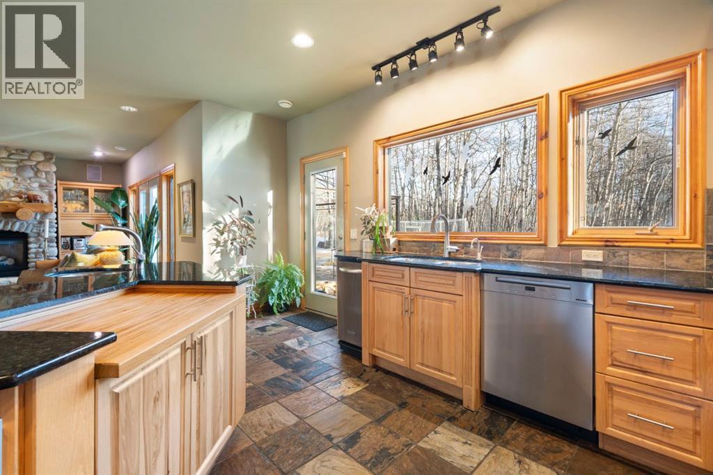 3 Woodlands Estates Crescent, Rural Rocky View County, Alberta  T3R 1H1 - Photo 8 - A2277908