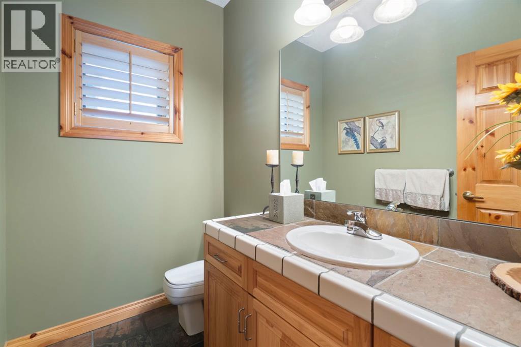 3 Woodlands Estates Crescent, Rural Rocky View County, Alberta  T3R 1H1 - Photo 11 - A2277908