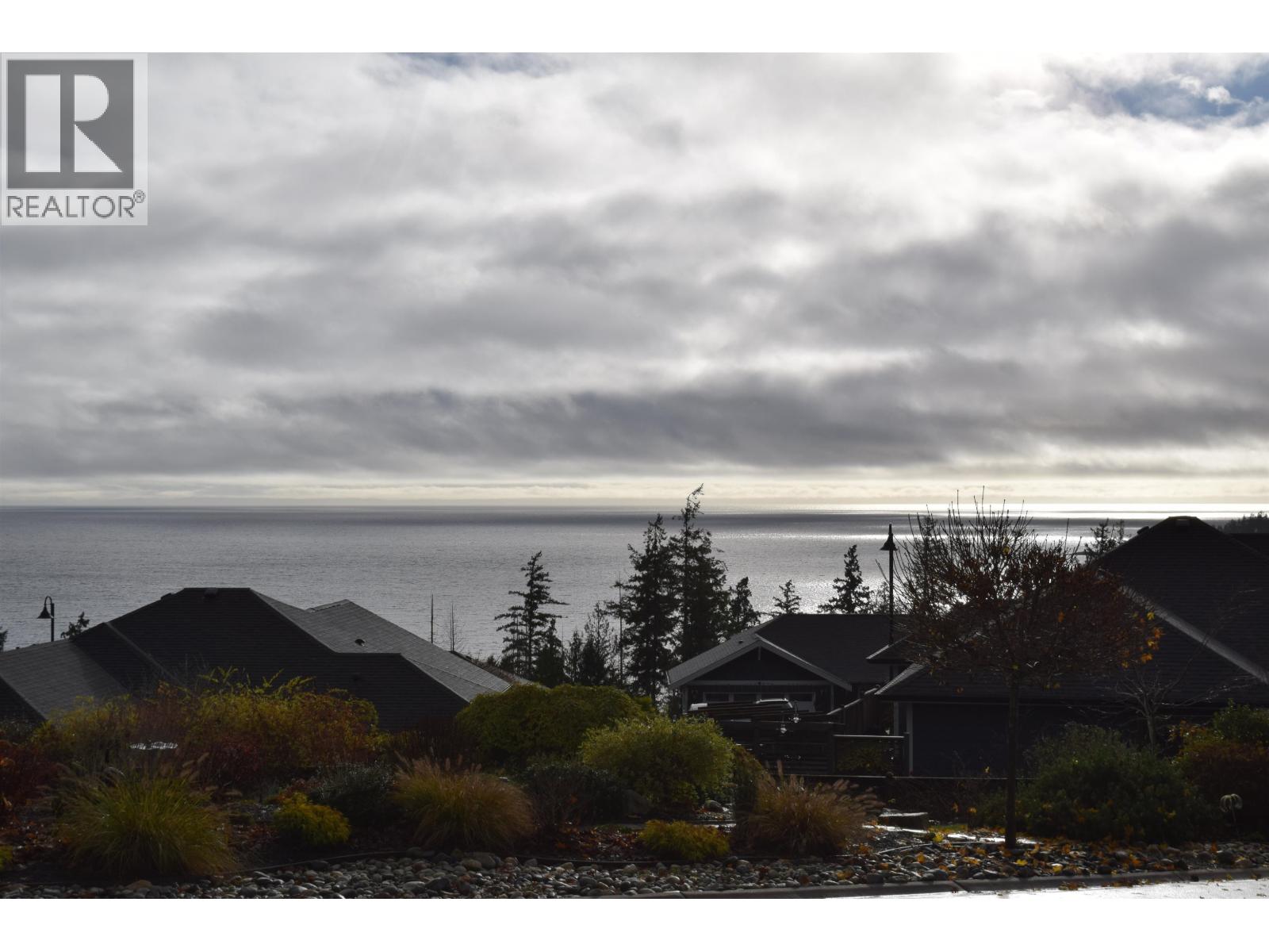5537 Peregrine Crescent, Sechelt, British Columbia  V7Z 0V5 - Photo 3 - R3062230