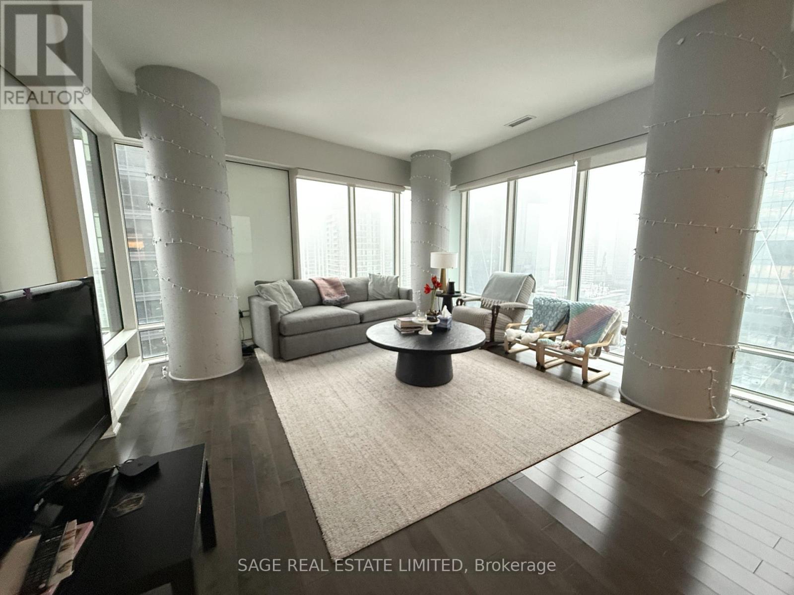 3002 - 8 The Esplanade, Toronto, Ontario  M5E 0A6 - Photo 2 - C12669704