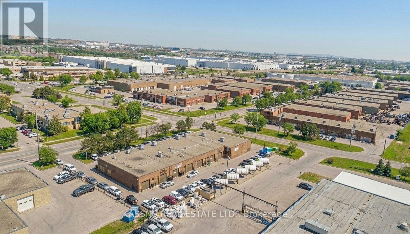 222 Advance Boulevard, Brampton, Ontario  L6T 4Y7 - Photo 2 - W12722556