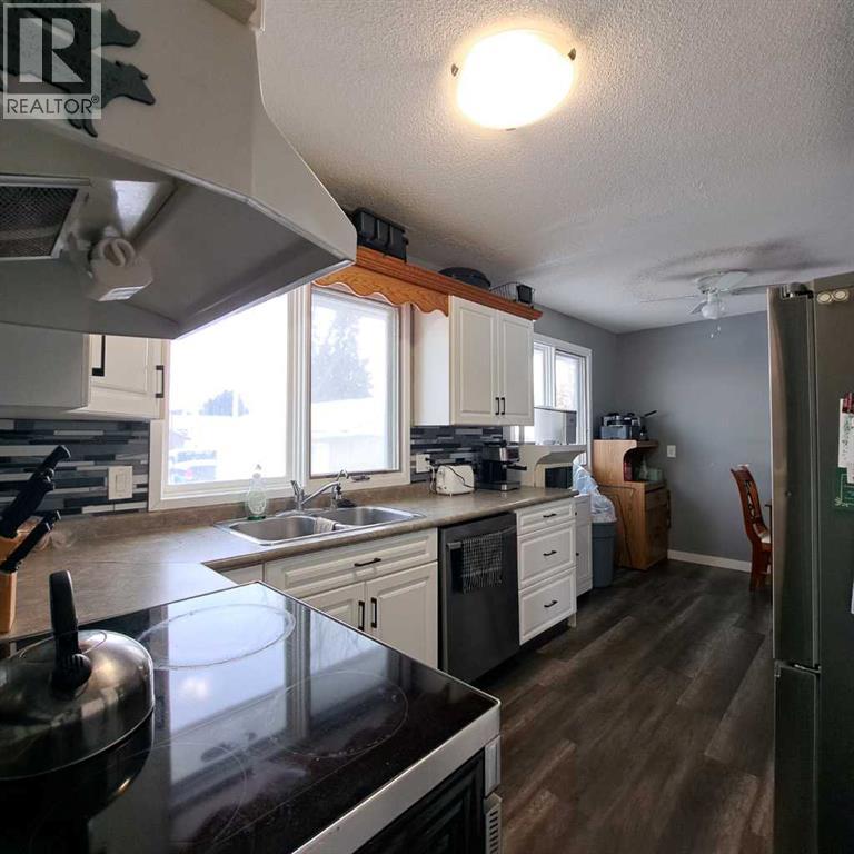 103 1st Street N, Marwayne, Alberta  T0B 2X0 - Photo 8 - A2280524