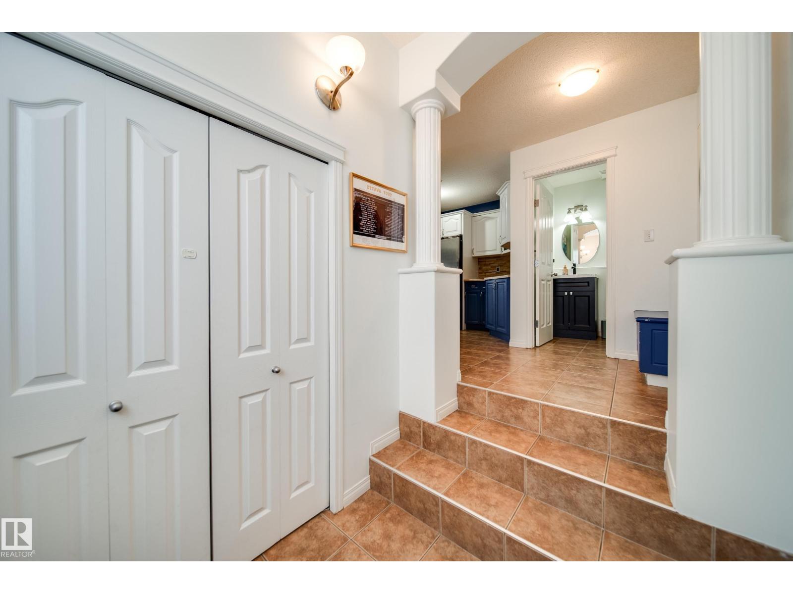 3716 160a Av Nw, Edmonton, Alberta  T5Y 3G1 - Photo 9 - E4470993