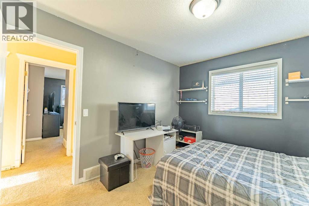 142 West Pointe Circle, Cochrane, Alberta  T4C 0C2 - Photo 44 - A2281503