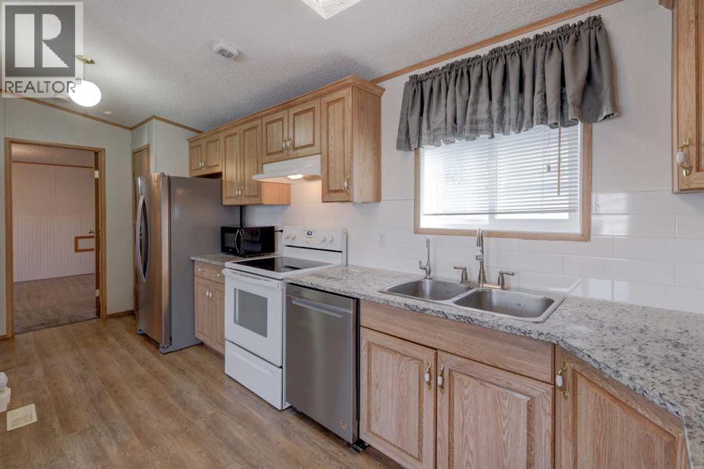 818 Briarwood Road, Strathmore, Alberta  T1P 1E2 - Photo 9 - A2266163